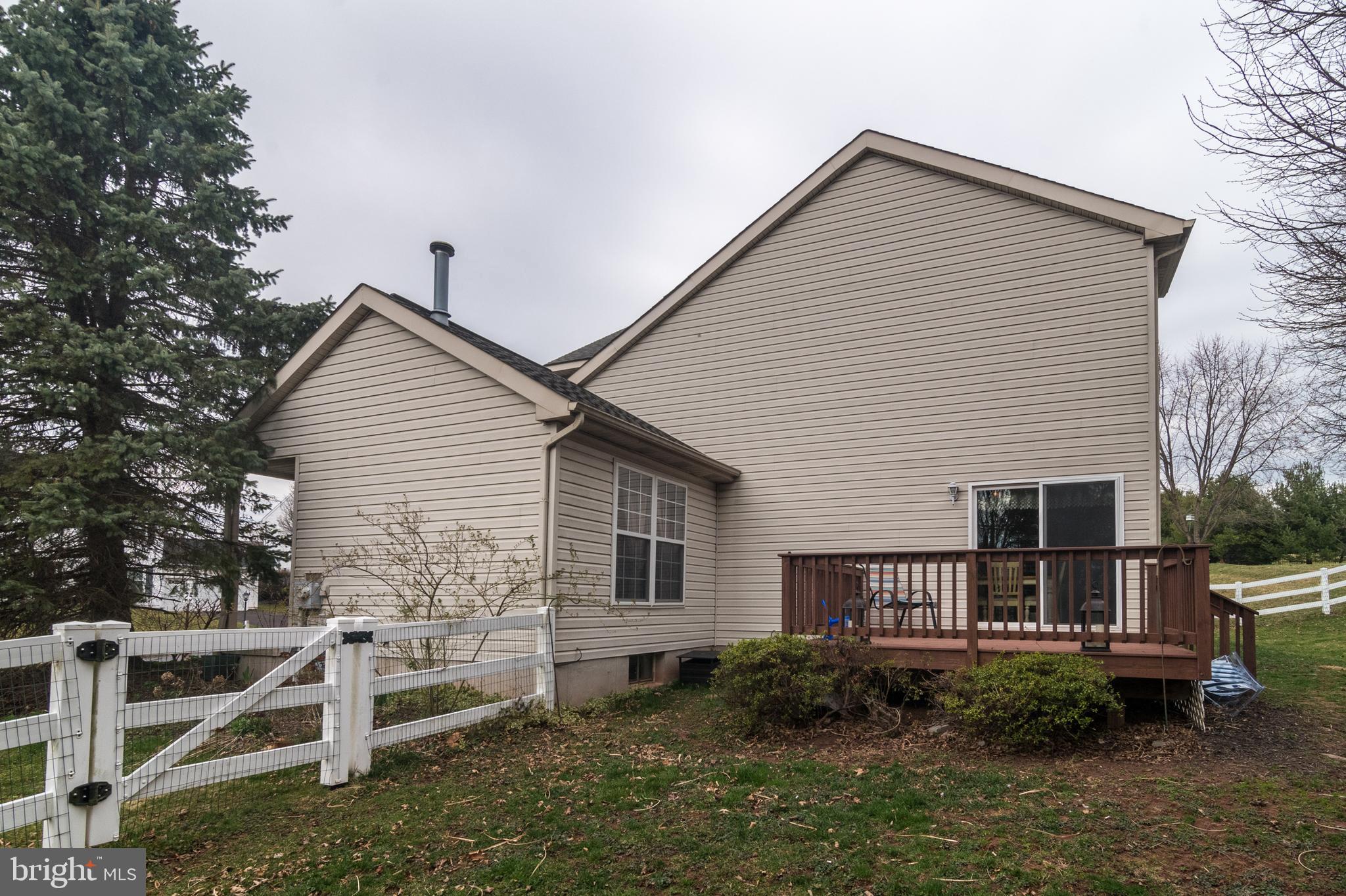 4 Woodly Road Royersford, PA 19468 - Photo 35 of 37 Side View