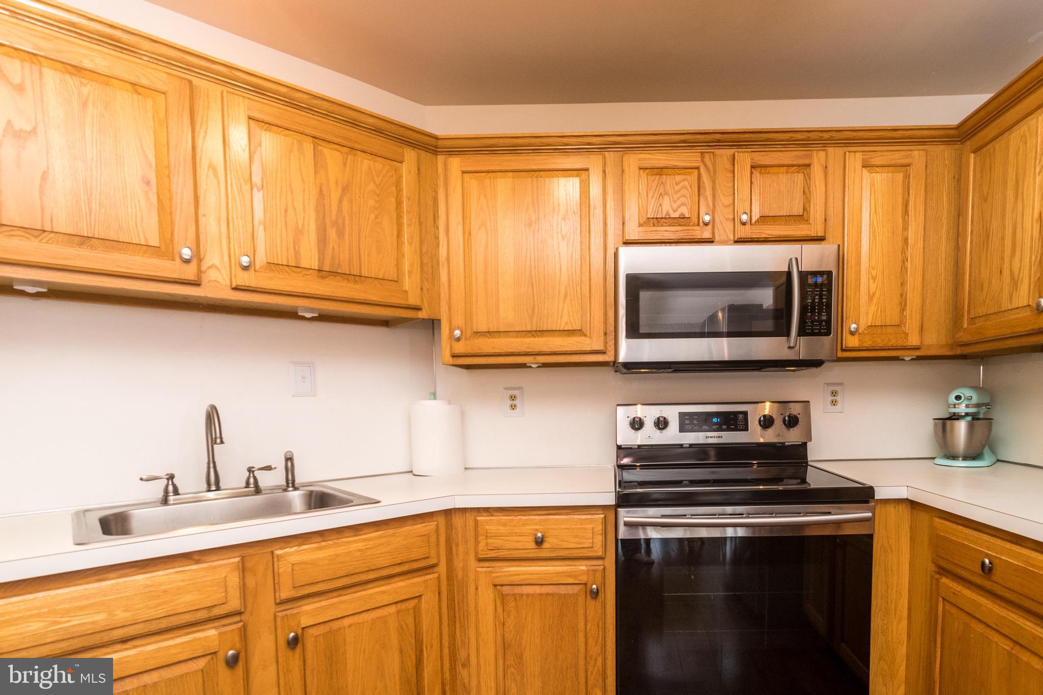 4 Woodly Road Royersford, PA 19468 - Photo 9 of 37 Kitchen