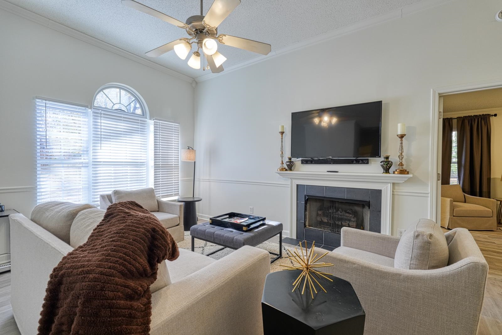 921 Hollyhock Court Boiling Springs, SC 29316 - Photo 3 of 34