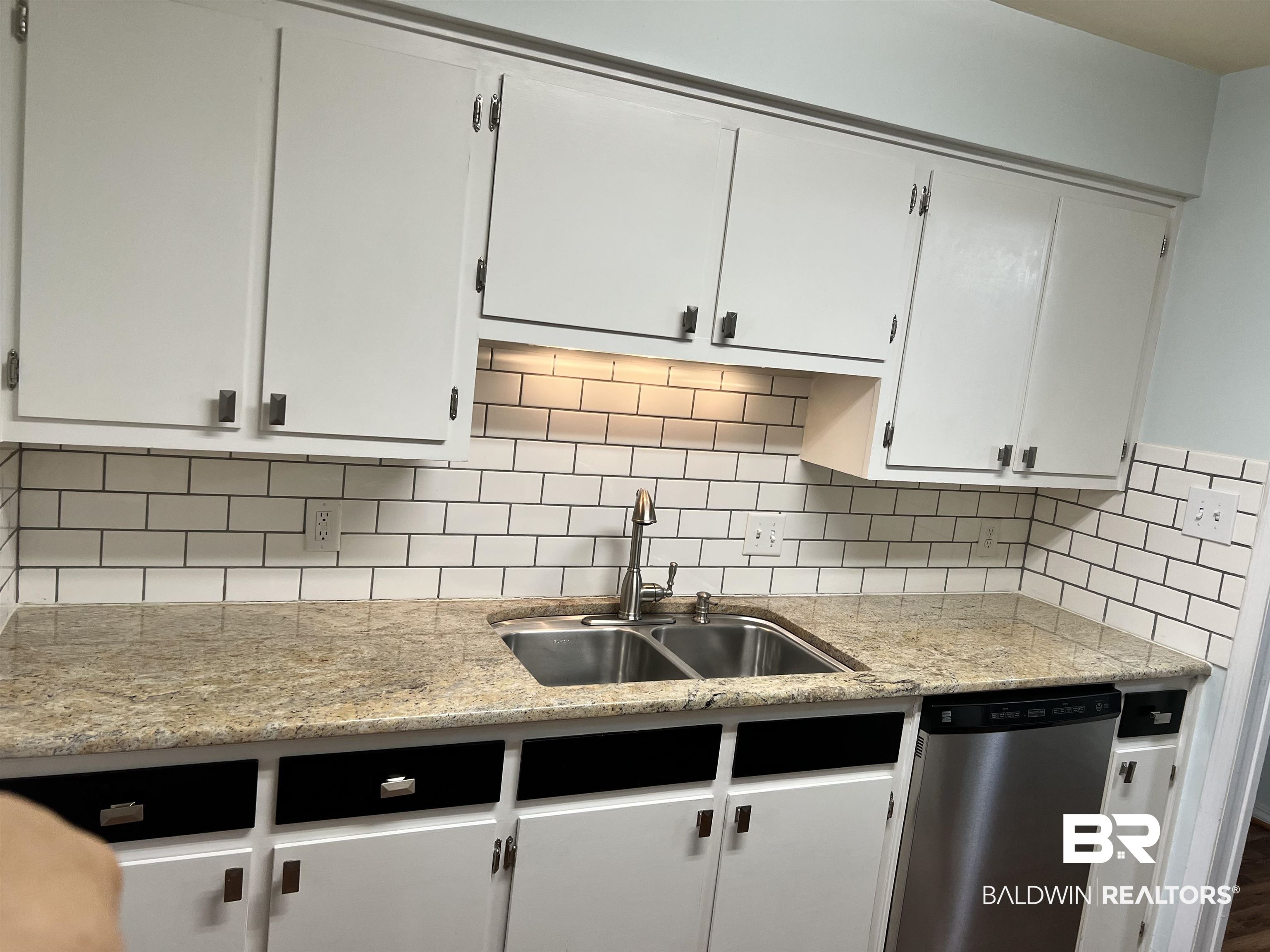 6537 Cedar Bend Court, Unit B Mobile, AL 36608 - Photo 4 of 32