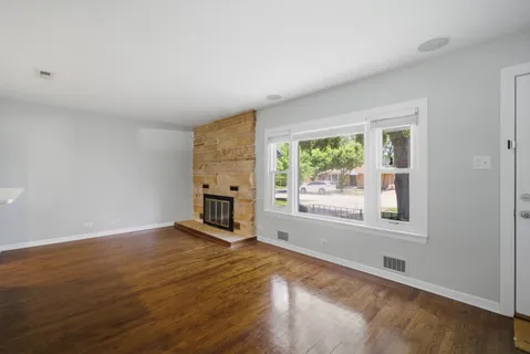 $300,000 | 1522 North Hillside Avenue, Berkeley, IL 60163