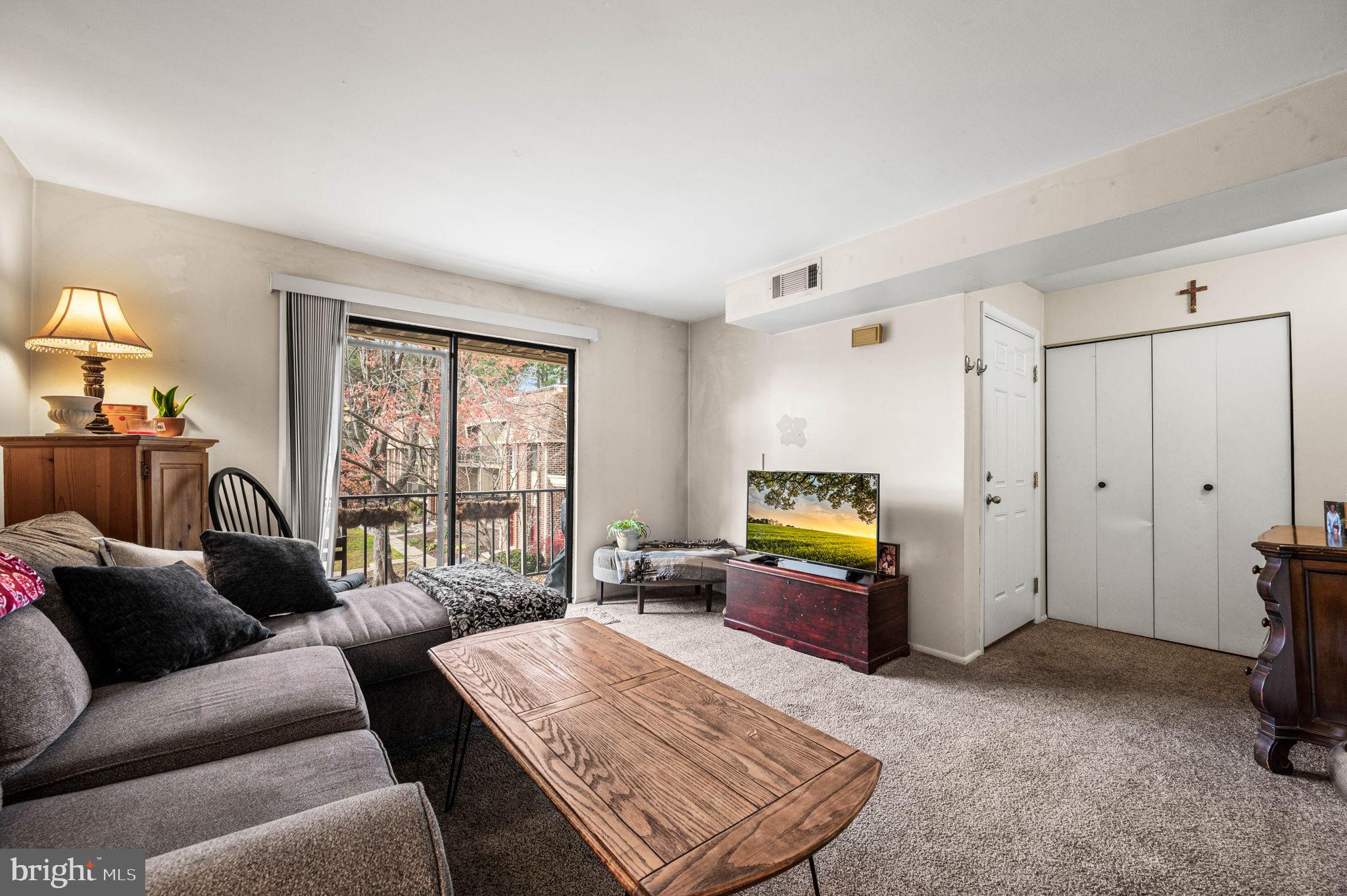 338 B Saybrook Lane Wallingford, PA 19086 - Photo 6 of 22