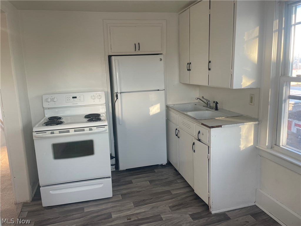 958 East Wilbeth Road, Unit UPPR Akron, OH 44306 - Photo 6 of 12 Provided Appliances
