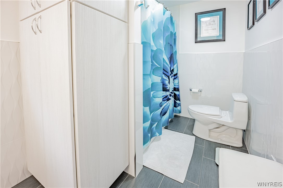 3264 Beechwood Circle Niagara, NY 14304 - Photo 40 of 48