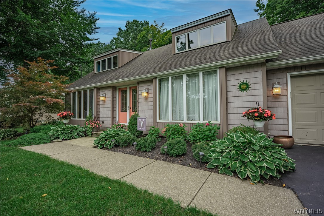 3264 Beechwood Circle Niagara, NY 14304 - Photo 4 of 48