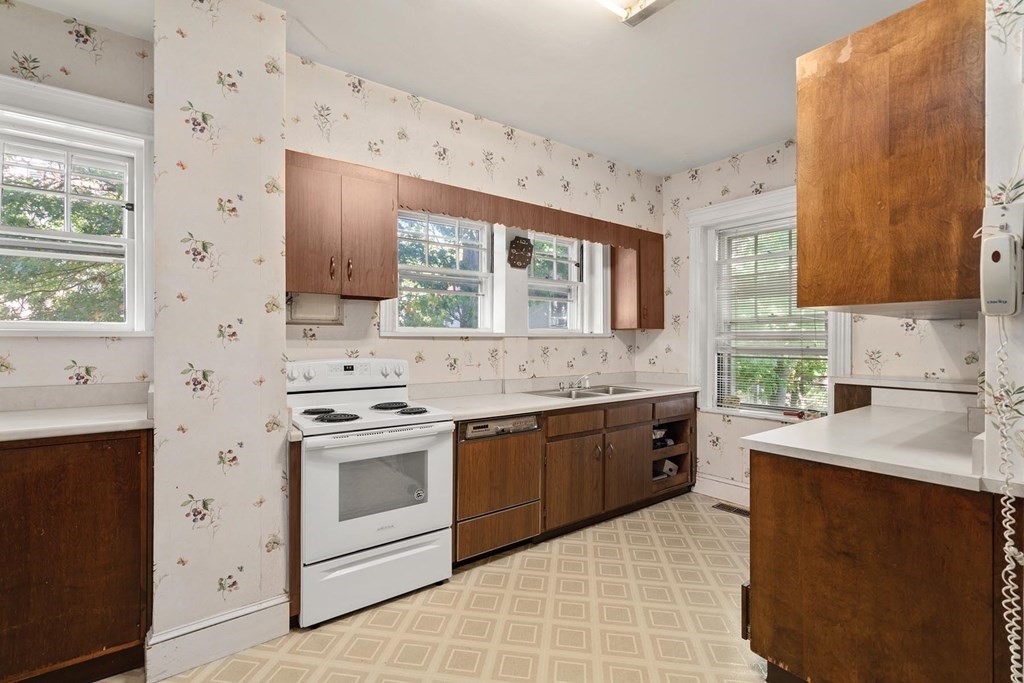 85 Corey Road Boston, MA 02445 - Photo 5 of 28