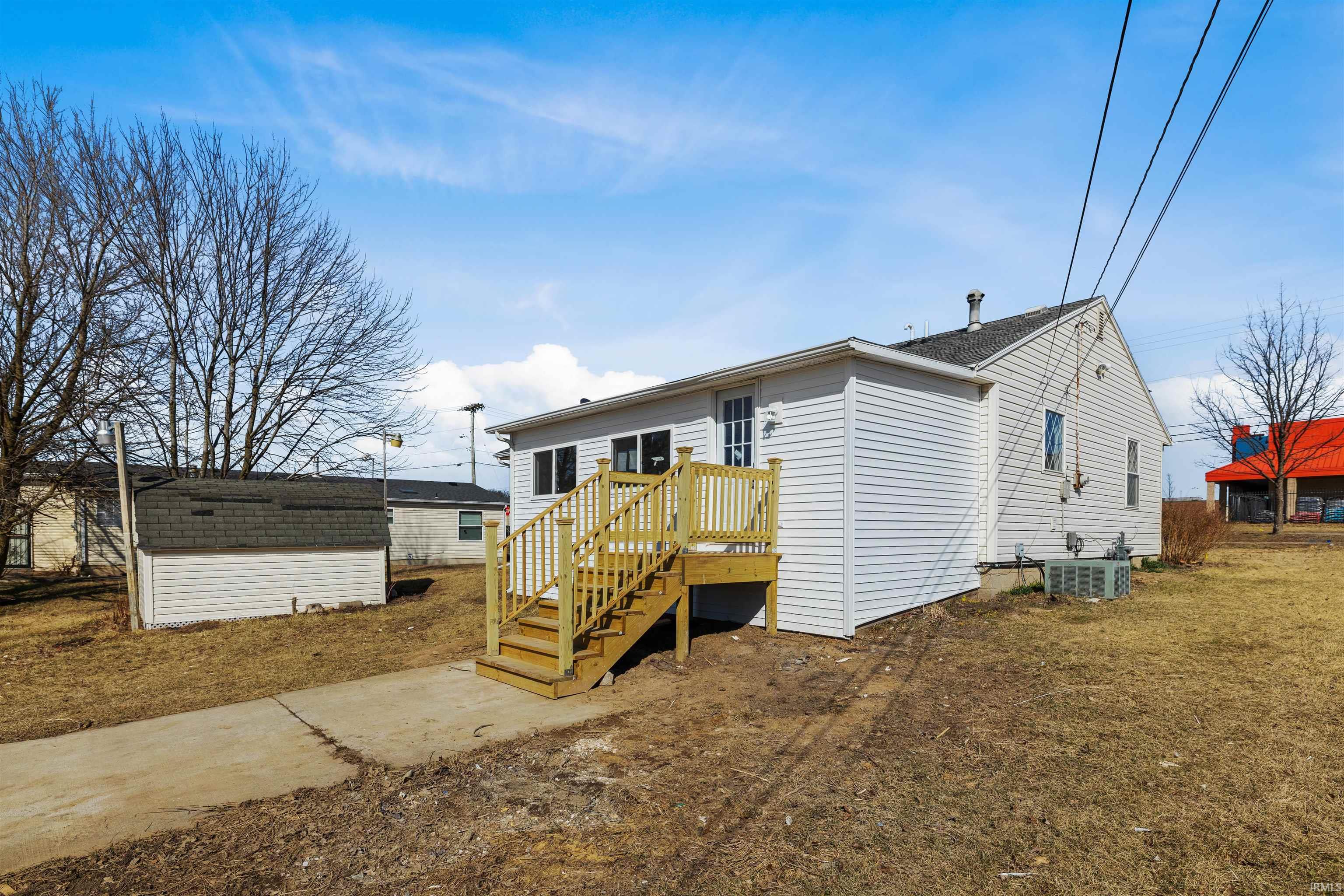 5216 South Calhoun Street Fort Wayne, IN 46807 - Photo 3 of 24