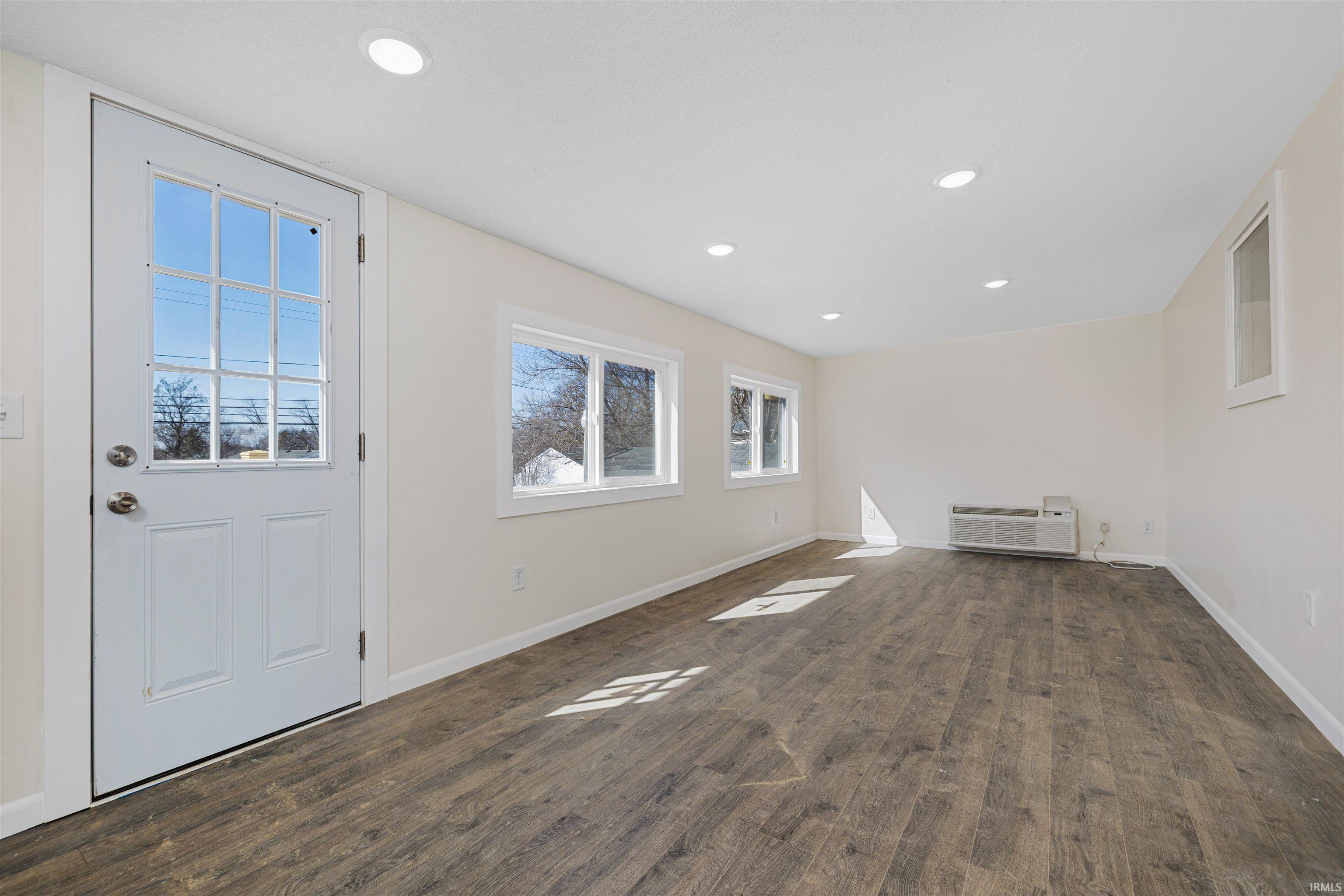 5216 South Calhoun Street Fort Wayne, IN 46807 - Photo 6 of 24