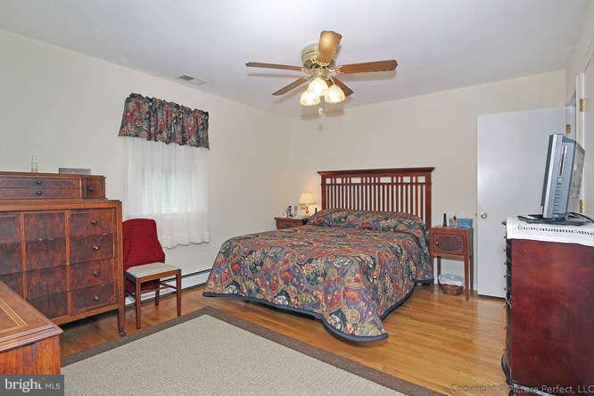 13318 Old Annapolis Road Mount Airy, MD 21771 - Photo 12 of 30 Bedroom (Master)
