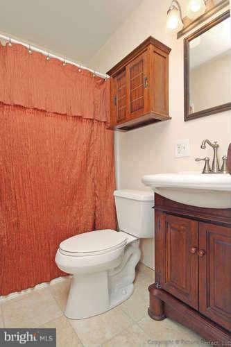 13318 Old Annapolis Road Mount Airy, MD 21771 - Photo 17 of 30 Bath