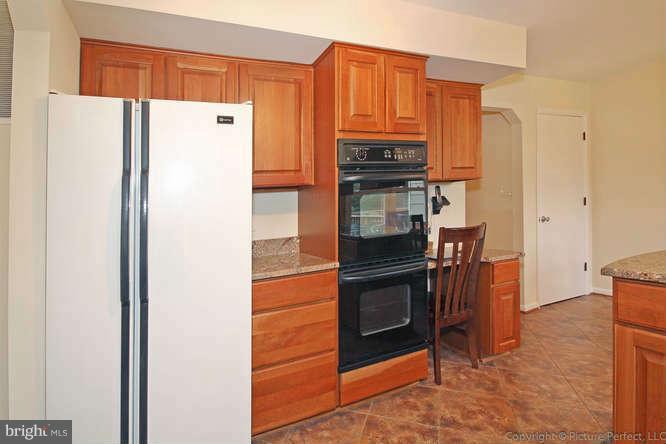 13318 Old Annapolis Road Mount Airy, MD 21771 - Photo 4 of 30 Kitchen