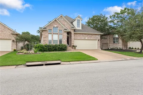 $574,900 | 919 Grand Oaks Circle, College Station, TX 77840