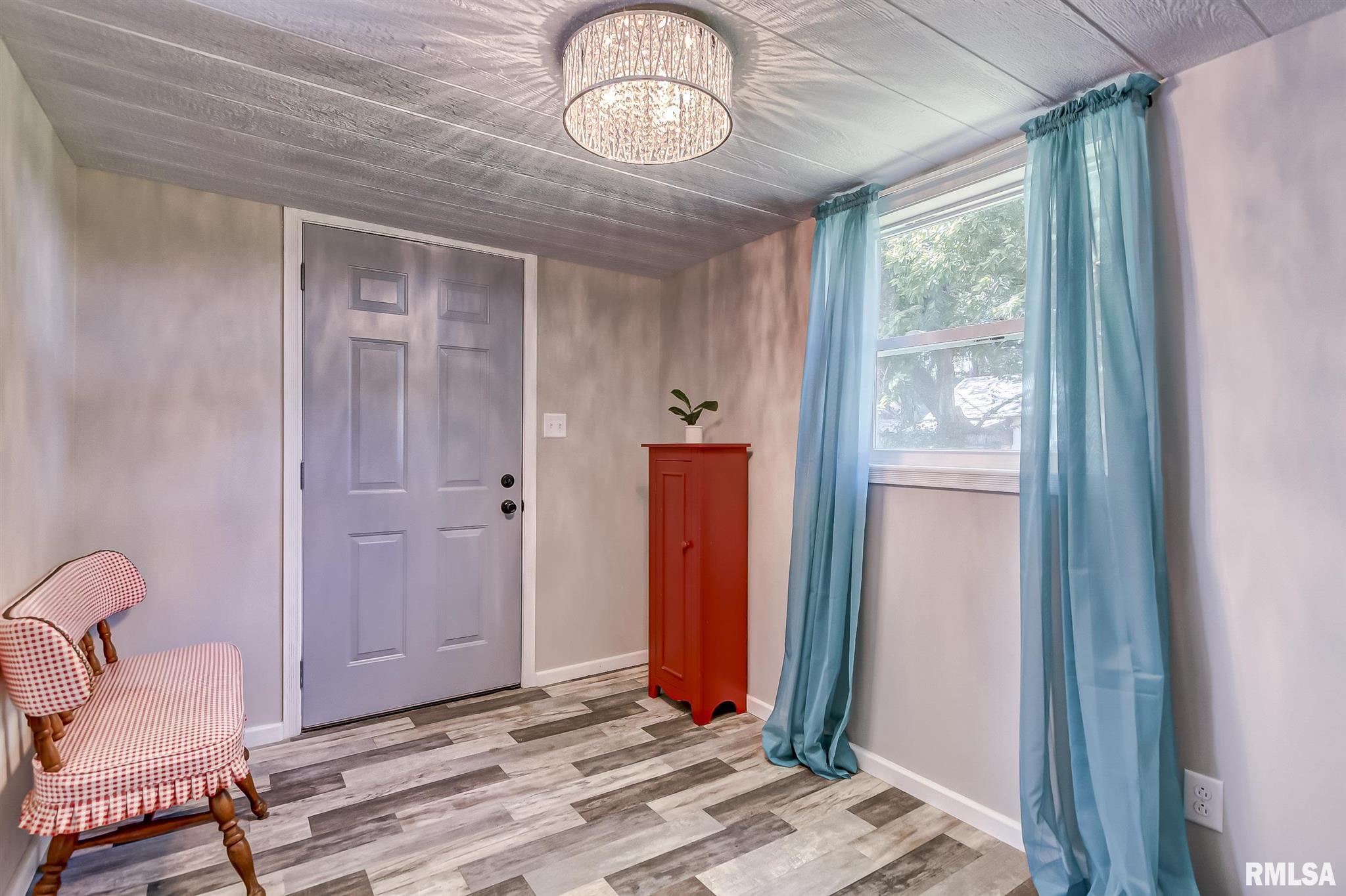 145 North English Avenue Springfield, IL 62702 - Photo 13 of 29 Gallery Image 13
