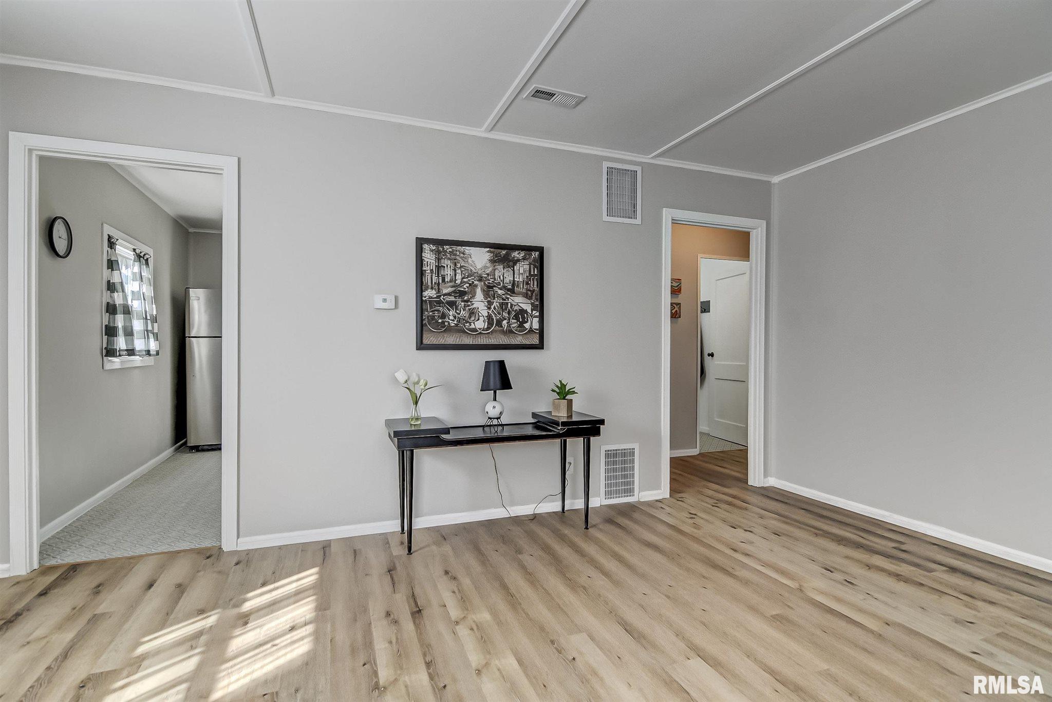 145 North English Avenue Springfield, IL 62702 - Photo 3 of 29 Gallery Image 3