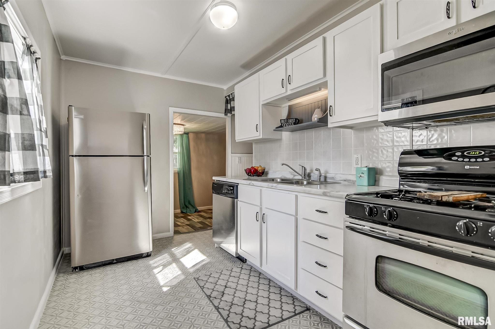 145 North English Avenue Springfield, IL 62702 - Photo 9 of 29 Gallery Image 9