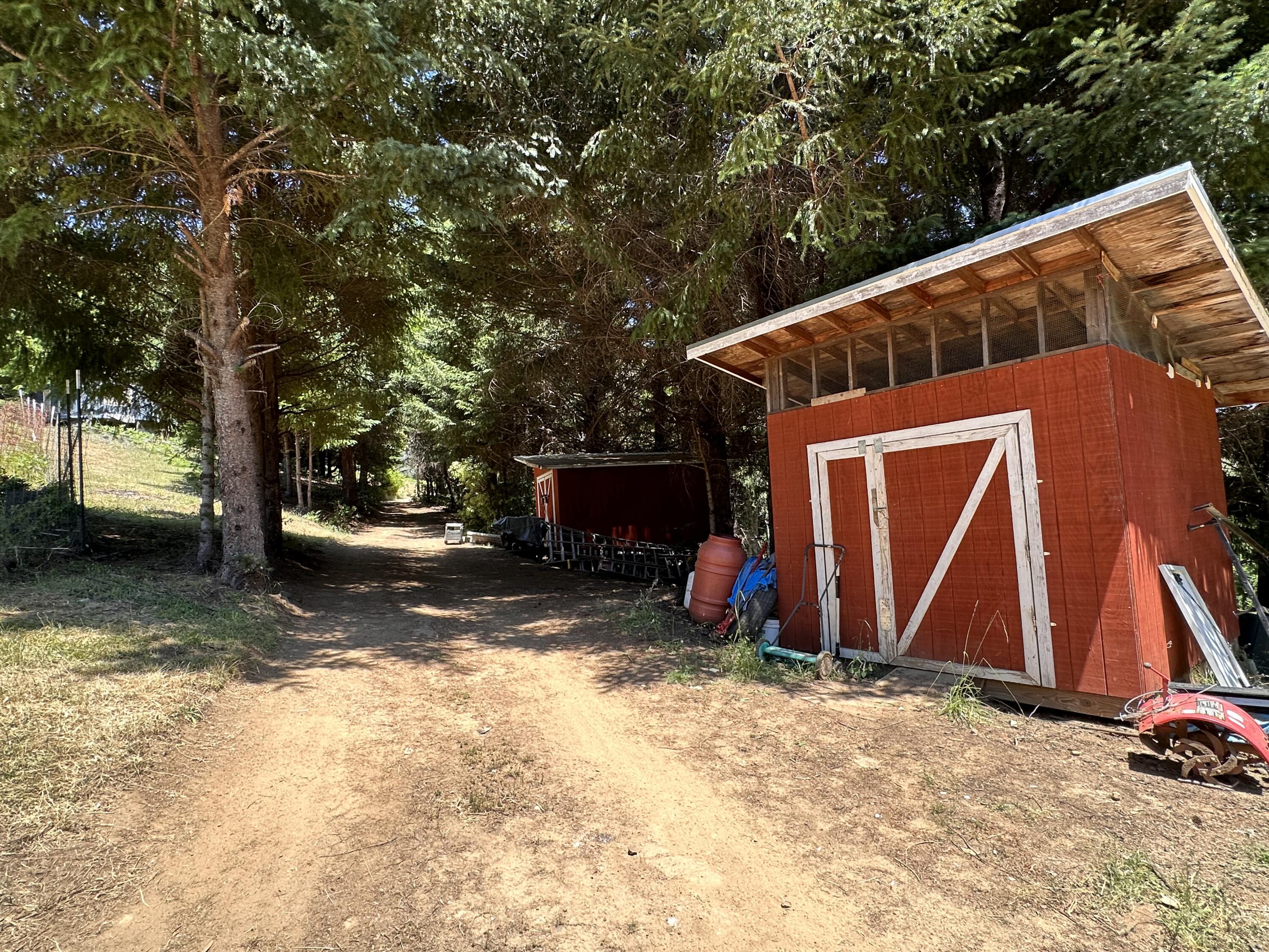950 Powell Crk Road Garberville, CA 95542 - Photo 16 of 78
