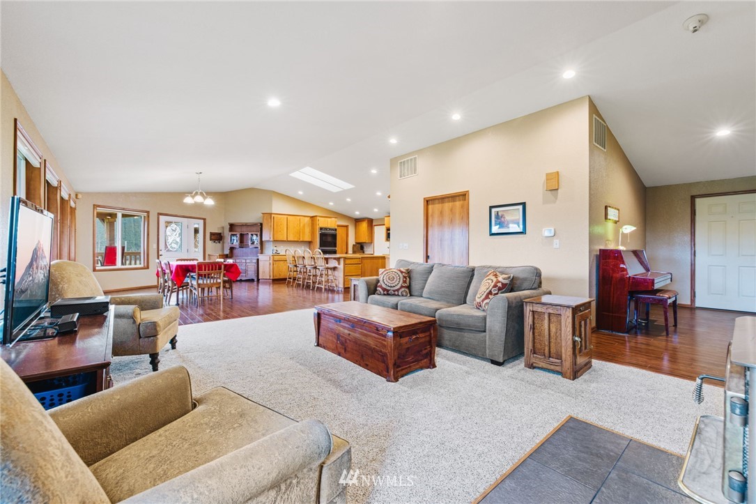30717 Webster Road East Eatonville, WA 98328 - Photo 15 of 37 Gallery Image 15