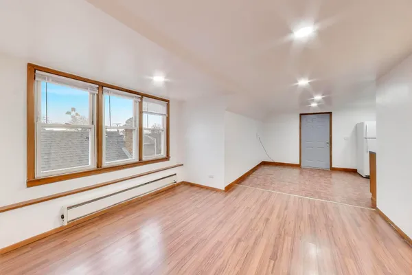 $1,750 | 5150 West Carmen Avenue, Unit 2, Chicago, IL 60630