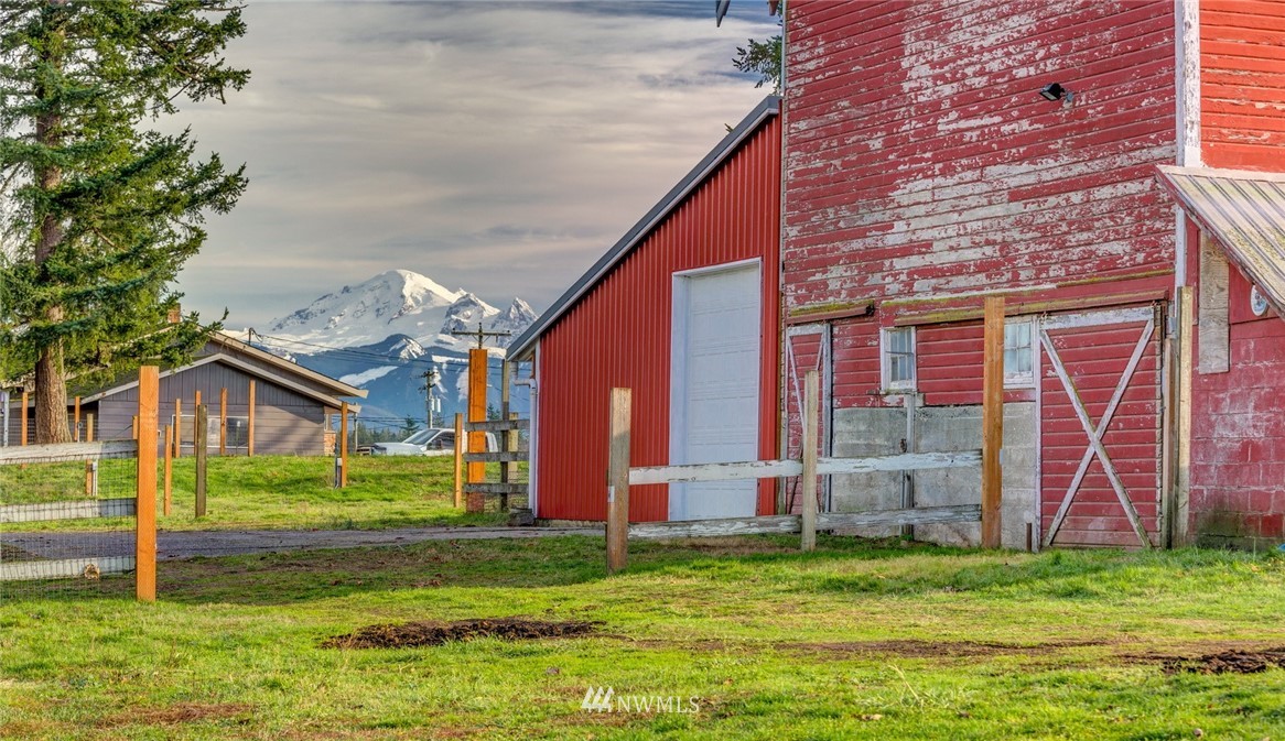 120 Beard Road Lynden, WA 98264 - Photo 1 of 25 Gallery Image 1