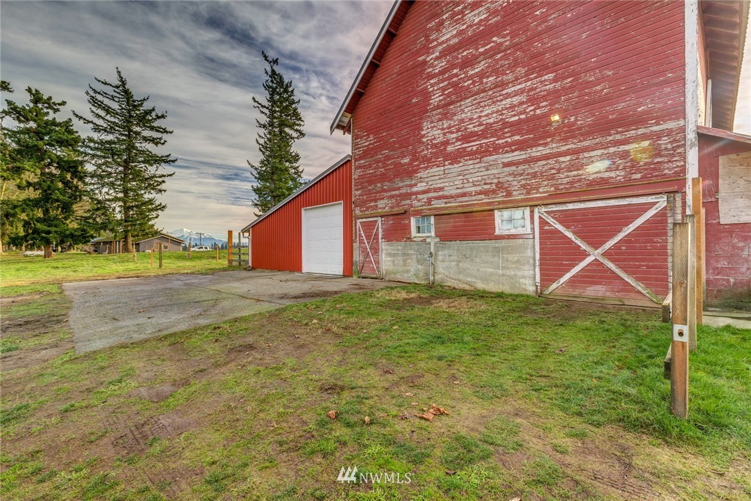 120 Beard Road Lynden, WA 98264 - Photo 3 of 25 Gallery Image 3