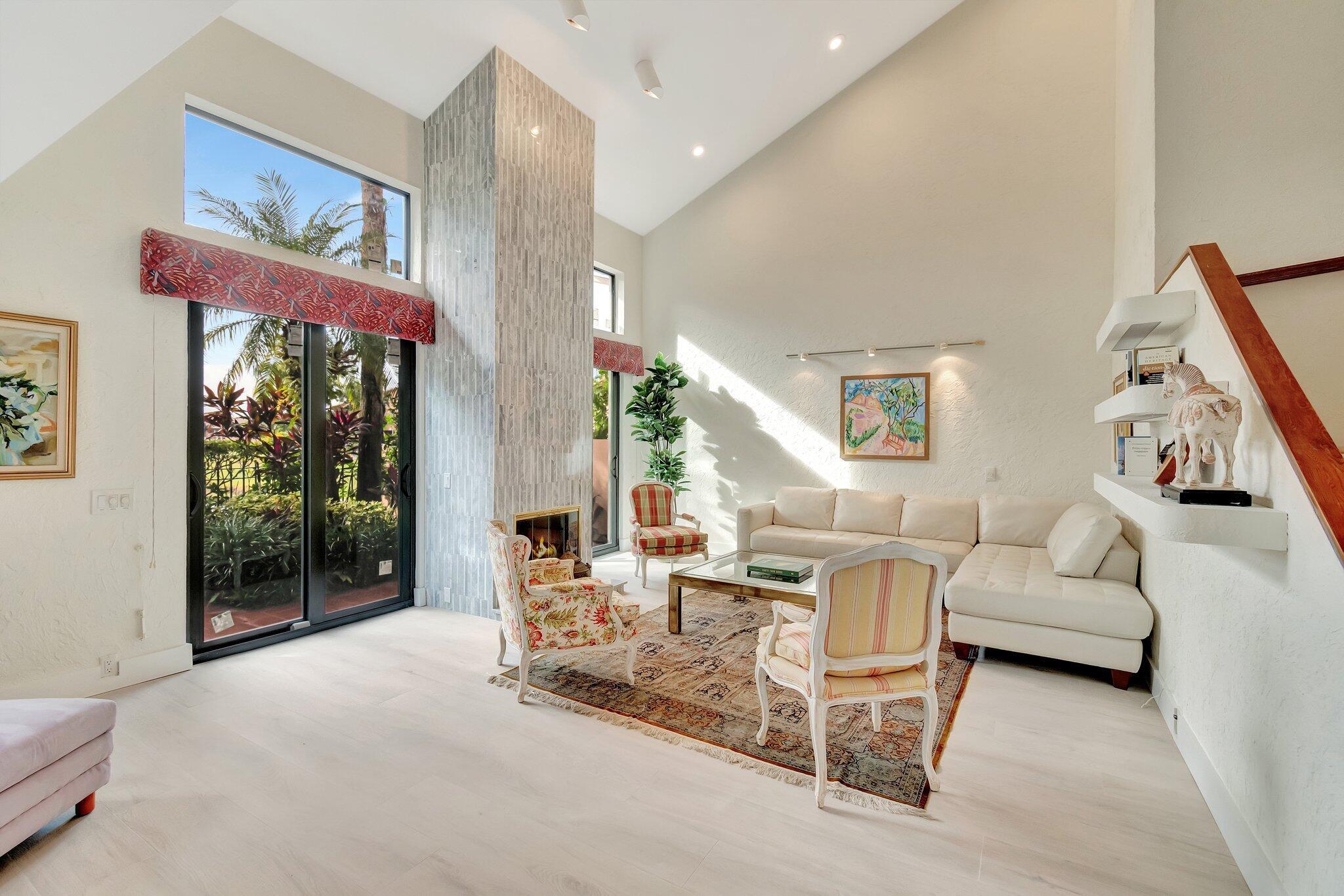 6427 Via Rosa Boca Raton, FL 33433 - Photo 29 of 98 Living Room