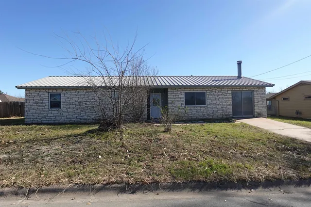 $1,600 | 801 Mildred Avenue, Burnet, TX 78611