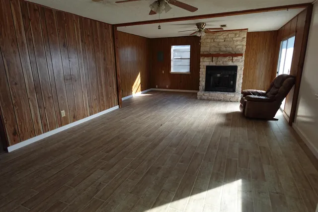 $1,600 | 801 Mildred Avenue, Burnet, TX 78611