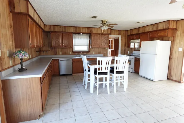 $1,600 | 801 Mildred Avenue, Burnet, TX 78611