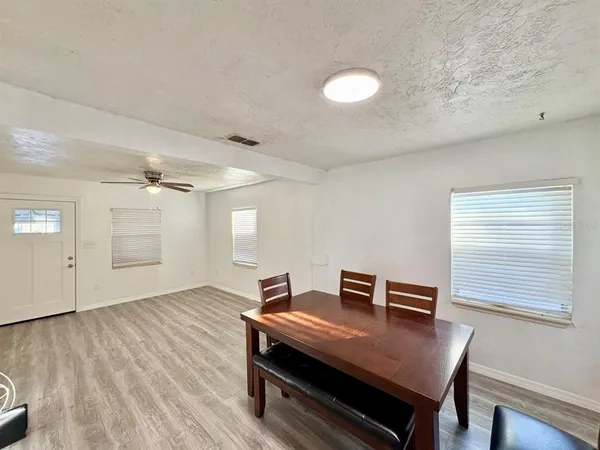 $1,700 | 524 East Lime Street, Tarpon Springs, FL 34689