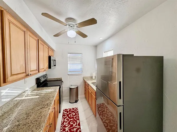 $1,700 | 524 East Lime Street, Tarpon Springs, FL 34689