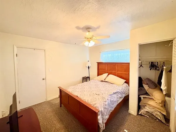 $1,700 | 524 East Lime Street, Tarpon Springs, FL 34689