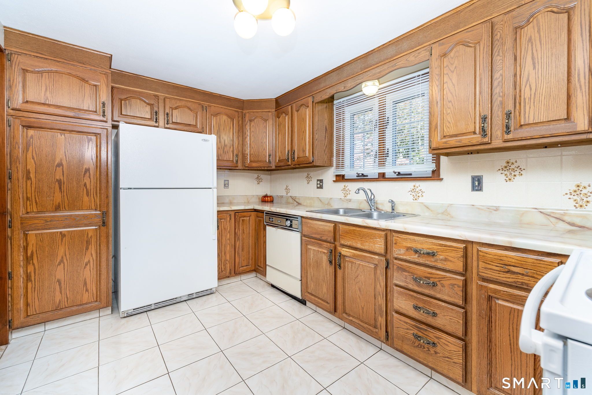 101 Collier Road Wethersfield, CT 06109 - Photo 9 of 37