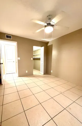 $2,000 | 2100 Springdale Boulevard, Unit 202, Palm Springs, FL 33461