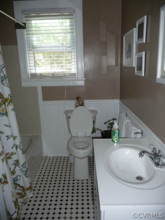 4200 Courthouse Road Midlothian, VA 23112 - Photo 14 of 16 a bathroom with a sink a toilet and tub