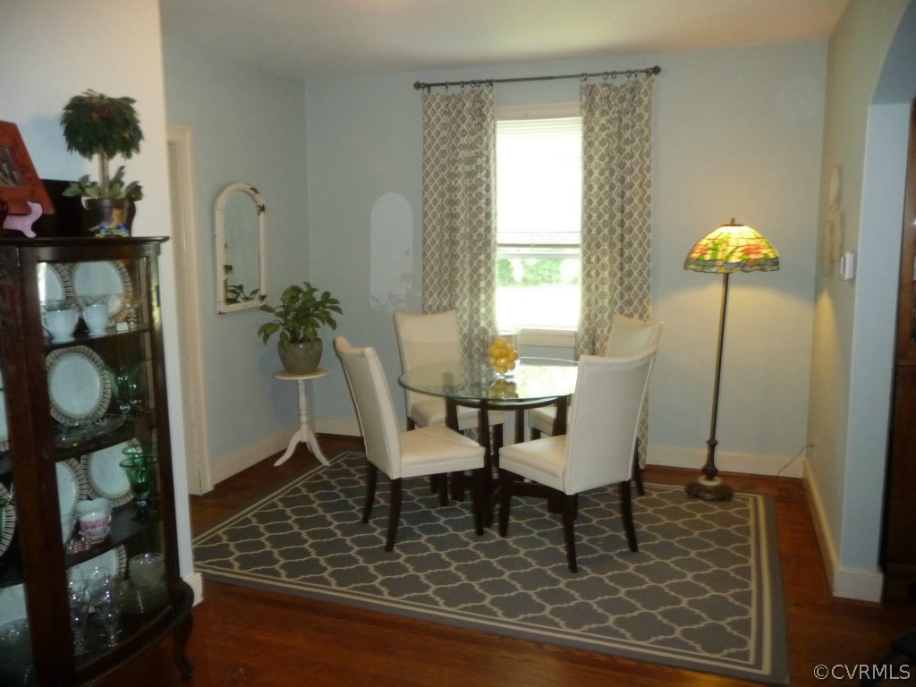 4200 Courthouse Road Midlothian, VA 23112 - Photo 9 of 16 a dining room with furniture and window