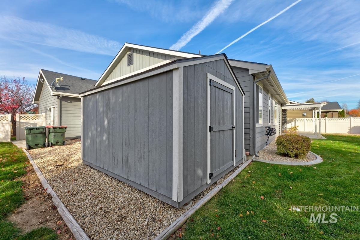 3902 North Rotaldo Avenue Meridian, ID 83646 - Photo 30 of 34 View of shed
