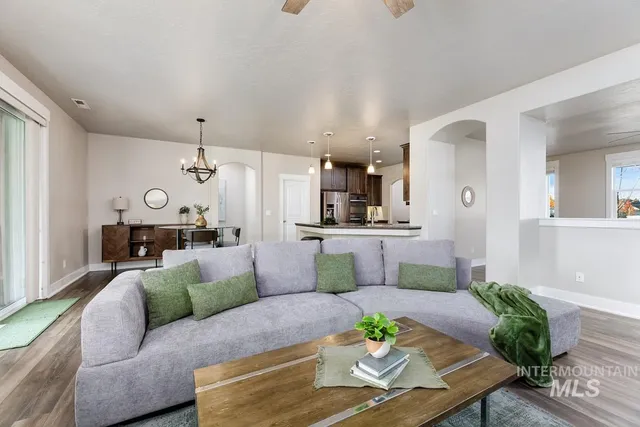 $2,550 | 3902 North Rotaldo Avenue, Meridian, ID 83646