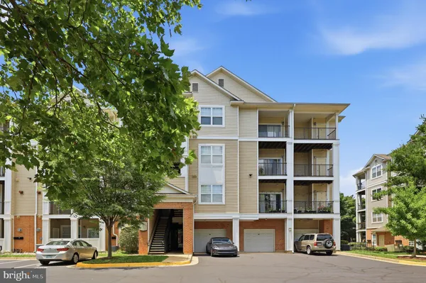 $314,900 | 19623 Galway Bay Circle, Unit 203, Germantown, MD 20874