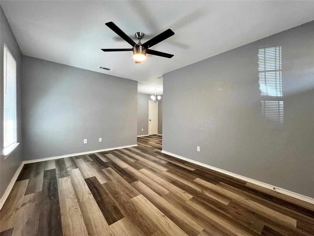 1010 South Retta Street Fort Worth, TX 76111 - Photo 3 of 24