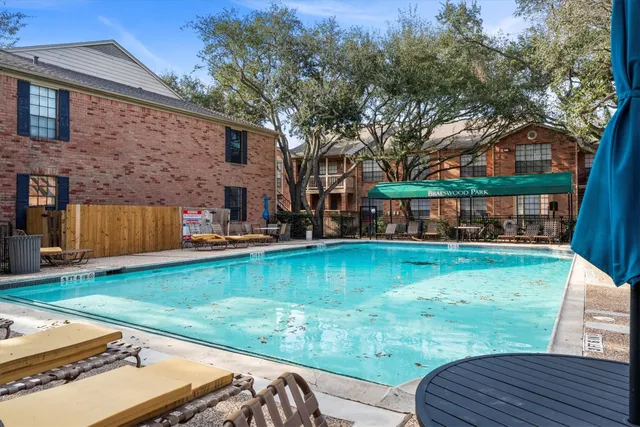 $199,900 | 2255 Braeswood Park Drive, Unit 265, Houston, TX 77030