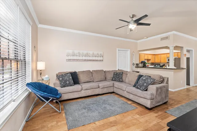 $199,900 | 2255 Braeswood Park Drive, Unit 265, Houston, TX 77030