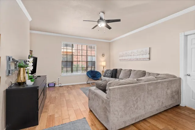 $199,900 | 2255 Braeswood Park Drive, Unit 265, Houston, TX 77030