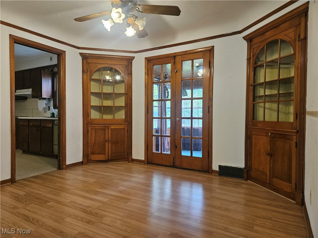 211 Richmond Road Cleveland, OH 44143 - Photo 3 of 19