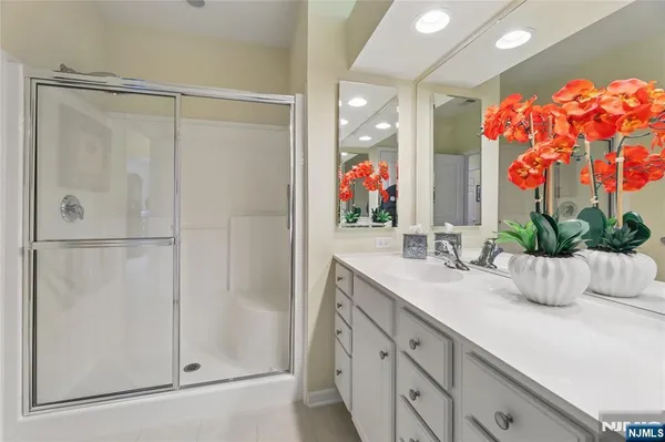$408,000 | 7408 Warrens Way, Unit DEEDED GARAGE &, Wanaque, NJ 07465