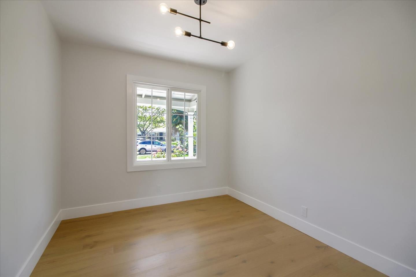2229 Tulip Road San Jose, CA 95128 - Photo 17 of 34 en empty room with windows