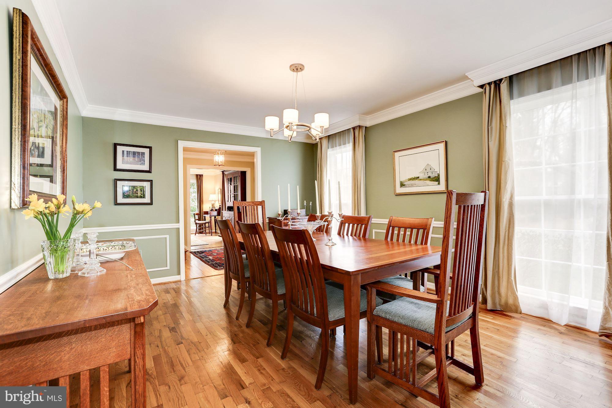 11808 Gregerscroft Road Potomac, MD 20854 - Photo 6 of 28 Main Level - Dining Room