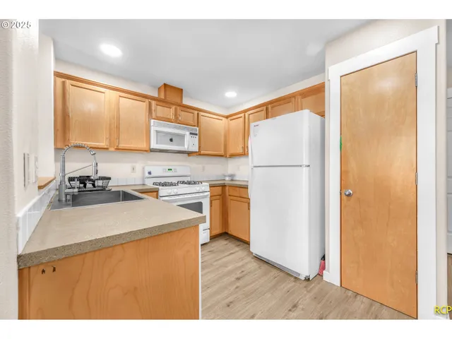 $484,900 | 15469 Southwest Bygones Court, Beaverton, OR 97007