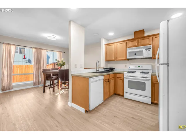 $484,900 | 15469 Southwest Bygones Court, Beaverton, OR 97007