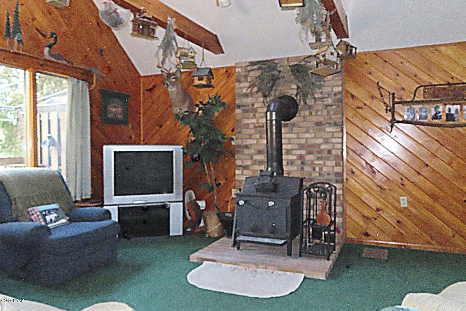 14 Pine Beach Road Hawley, PA 18438 - Photo 11 of 37