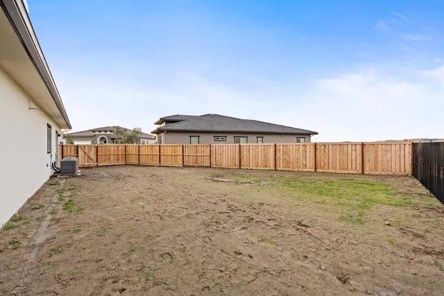$889,999 | 4511 Iron Creek Court, Friant, CA 93626